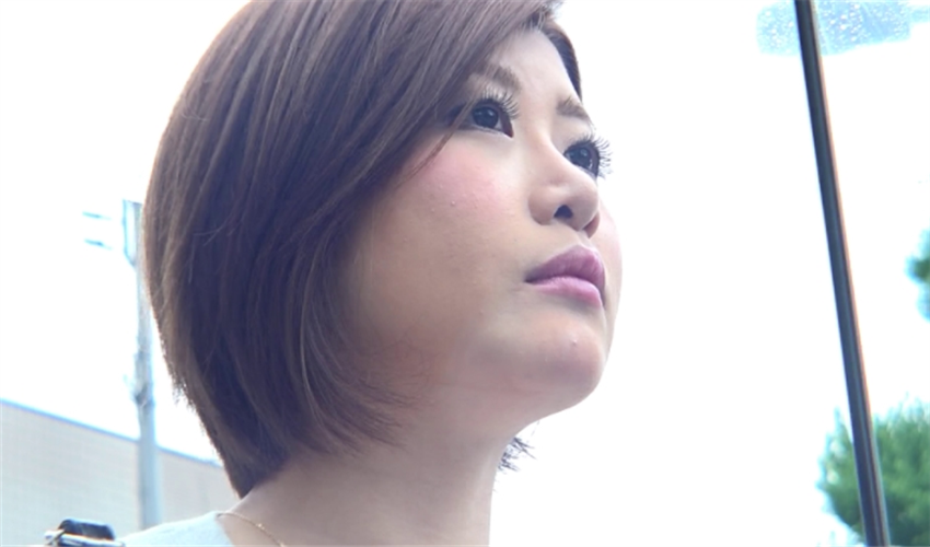 可愛いエロ熟女をこれから痴漢する
